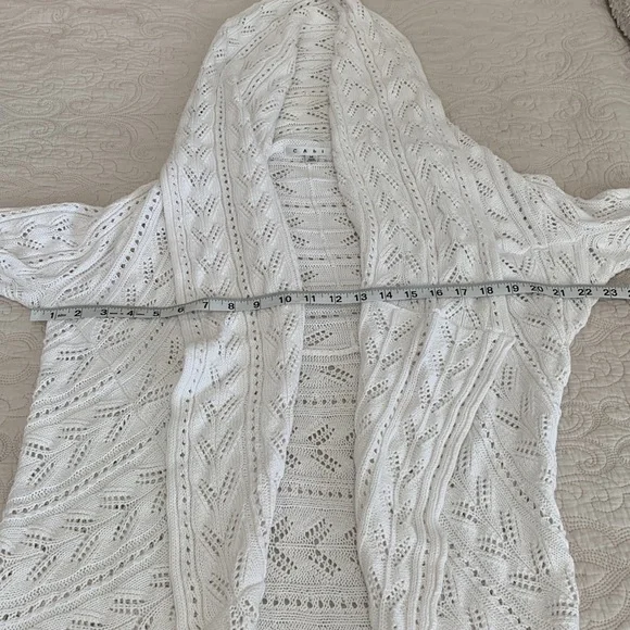 Cabi White Circle Sweater - Picture 5 of 8